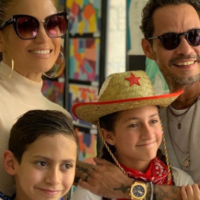 Γνωρίστε τα διάσημα ζευγάρια που έχουν δίδυμα παιδιά (vid)