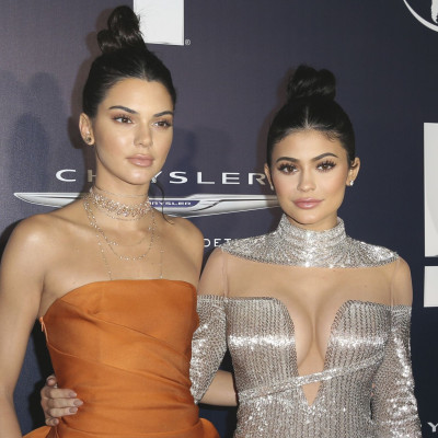 Η Kylie Jenner απαντά στο τρολάρισμα της αδερφής της, Kendall, με τον πιο fun τρόπο