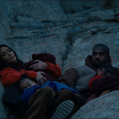 Στο νέο βίντεο κλιπ του Kanye West πρωταγωνιστούν τα 4 παιδιά του, η Kim, η Kourtney & η Kris Jenner