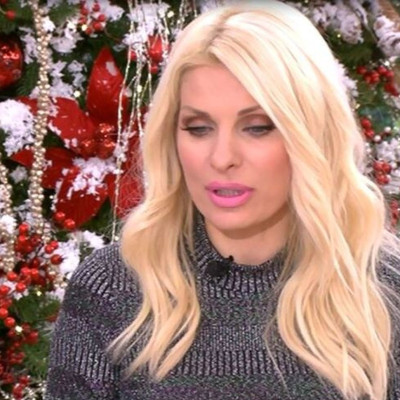 Ελένη Μενεγάκη: Η κακή στιγμή σε οικογενειακό τραπέζι τα Χριστούγεννα! (Video & Photos)