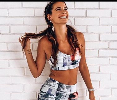 Bomba! Η Χριστίνα Μπόμπα φόρεσε το μαγιό της και μας χάρισε την πιο sexy πόζα της