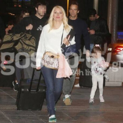 Ελένη Μενεγάκη:Αυτές τις φώτο με τα παιδιά και τον Μάκη της δεν τις έχεις δει και αξίζει να τις δεις