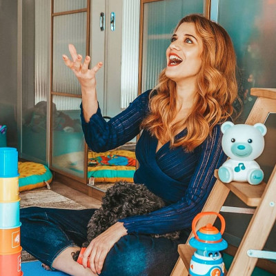 Είναι ιδέα μας ή η Τζένη Θεωνά έχασε όλα τα κιλά της εγκυμοσύνης (photos)