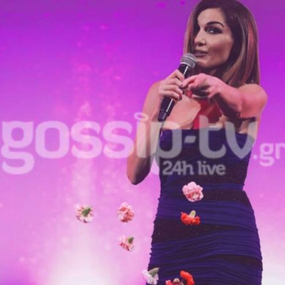 Δέσποινα Βανδή: Χαλαρή βόλτα στην Αθήνα - Δες τι φόρεσε και πάρε ιδέες για μία εντυπωσιακή εμφάνιση