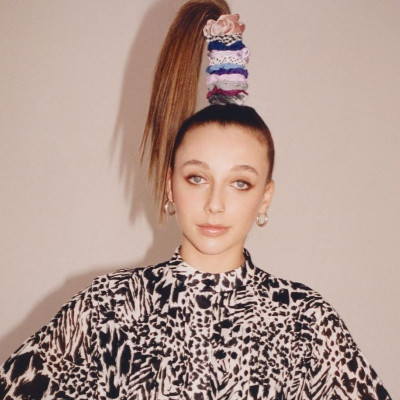 Emma Chamberlain: Ποια είναι η 18χρονη influencer με τα 8M followers σε Instagram και YouTube