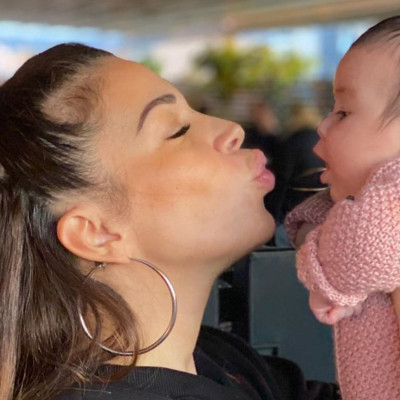 Ελένη Χατζίδου: Πρώτο ταξίδι με το μωρό και δεν φαντάζεστε τι ξέχασε να πάρει μαζί της (pics)