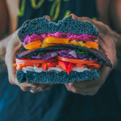 Veganuary: Ποια είναι η τάση που ενθουσιάζει το Twitter κάθε Ιανουάριο;