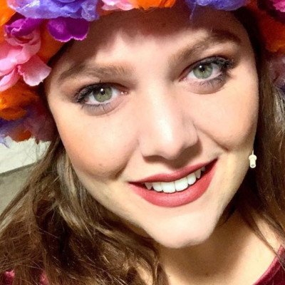 Δανάη Μπάρκα: Αποκάλυψε το λόγο που η Βίκυ Σταυροπούλου της έκοβε κοντά τα μαλλιά όταν ήταν μικρή