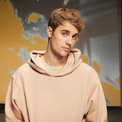 Αυτός είναι o 21χρονος που «έκλεψε» την πρώτη θέση από τον Justin Bieber