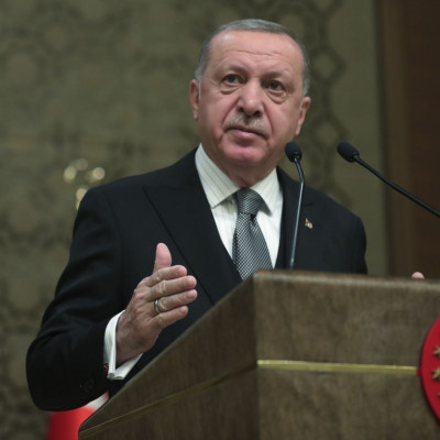 Νέες προκλήσεις Ερντογάν: Ο Μητσοτάκης κάλεσε τον Χαφτάρ για να μας εκνευρίσει