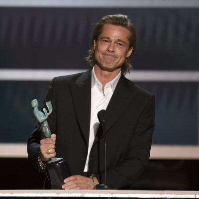 Ο Brad Pitt «έπιασε» στο στόμα του την Jolie στην ομιλία που έγινε viral