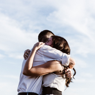 Παγκόσμια Ημέρα Αγκαλιάς: 3 λόγοι για να κάνεις αγκαλιές κάθε μέρα