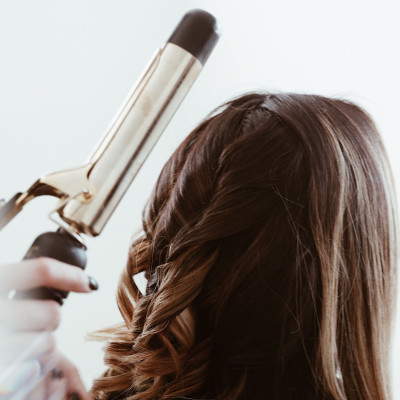 Γιατί πρέπει να καθαρίζεις τακτικά τα εργαλεία για τα μαλλιά σου;