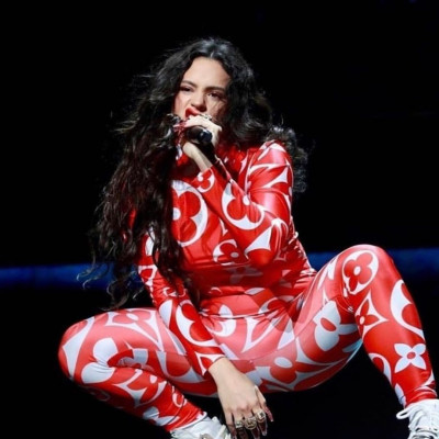 «Juro Que»: Δεν φαντάζεσαι με ποιον ηθοποιό συνεργάστηκε η Rosalia για το νέο της κομμάτι