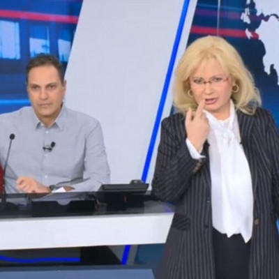 Φως στο τούνελ: Έξαλλη η Νικολούλη! Το απειλητικό μήνυμα και η αφοπλιστική απάντησή της! (Pics-Vid)