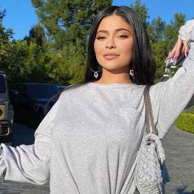 Η Kylie Jenner αποκαλύπτει πώς η εγκυμοσύνη άλλαξε το σώμα της για πάντα (pics+vid)