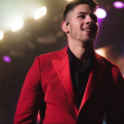 Το «ατύχημα» του Nick Jonas στη σκηνή θα σε κάνει να ταυτιστείς