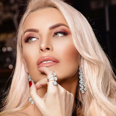 Καινούργιου: Ο μικρός παράδεισος της είναι γεμάτος ρούχα και αξεσουάρ – Το υπέροχο dressing room της