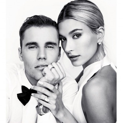 Δεν θα το πιστεύεις! Αυτός είναι ο λόγος που Hailey και Bieber καθυστέρησαν τόσο τον γάμο τους