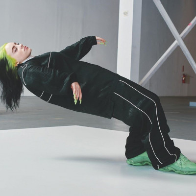 Κυκλοφόρησε το theme song του James Bond και είναι ο,τι πιο hot έχεις ακούσει από την Billie Eilish