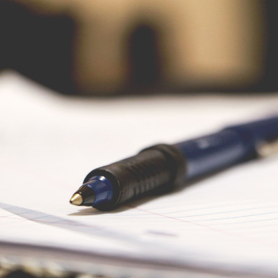 Το κόλπο για να ξαναγράψει το στυλό ακόμη και αν έχει τελειώσει το μελάνι