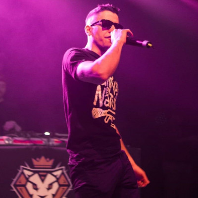 Δεν φαντάζεσαι με ποιον ραπάρει ο «VLOSPA»  στο νέο του track φτάνοντας Νο2 στις τάσεις του YouTube