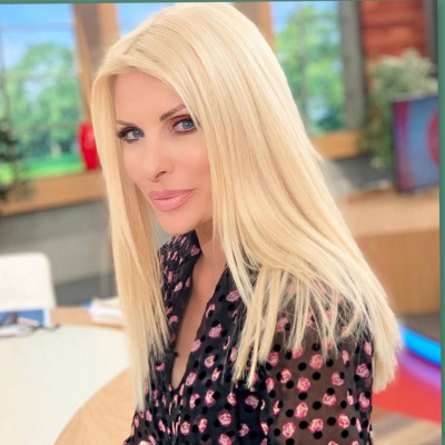 Ελένη Μενεγάκη: Έχει τις μαύρες της και αποκαλύπτει πρώτη φορά τι της συμβαίνει!