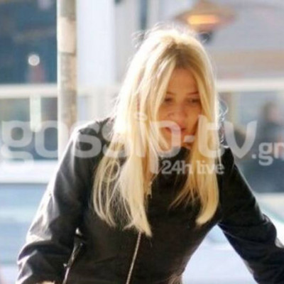 Φαίη Σκορδά: Θα τη δεις όπως ποτέ άλλοτε! Χωρίς μακιγιάζ, με biker boots και ποδήλατο! (Photos)