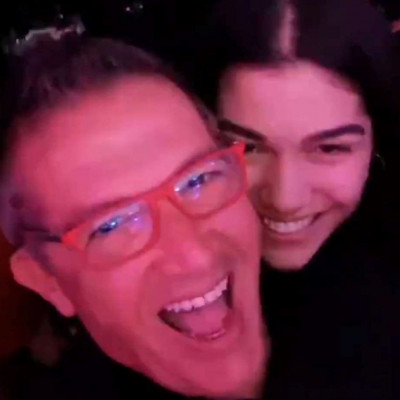 Μελίνα Νικολαΐδη:Βγήκε με τον νονό της & διασκέδασαν - Τα βίντεο που δημοσίευσε ο Κώστας Καπετανίδης