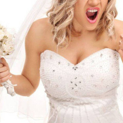 Γάμος... παρωδία: Άγριο ξύλο στο γαμπρό - Η οργή της νύφης