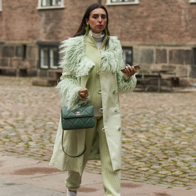 One color look: 8 μονόχρωμα σύνολα για να υιοθετήσεις την πιο chic τάση της σεζόν