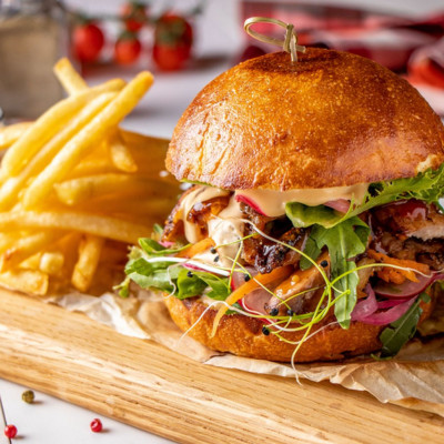 Λίστα με τροφές που πρέπει οπωσδήποτε να αποφύγετε αν κάνετε κετογονική δίαιτα (ΠΙΝΑΚΕΣ)