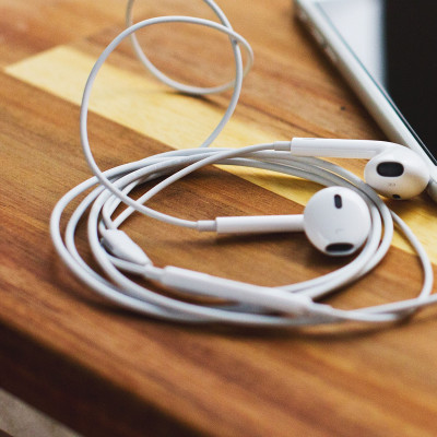 «Earphones waist challenge»: Ό,τι πιο παράξενο σκεφτείς μπορεί να γίνει challenge