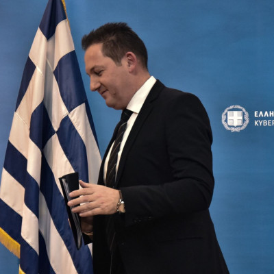 Κοροναϊός: Κλείνουν σχολεία, θέατρα, γήπεδα και ΜΜΜ αν «έρθει» στην Ελλάδα - ΠΝΠ ανακοίνωσε ο Πέτσας