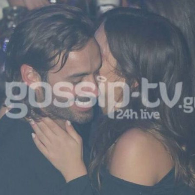 Είναι full ερωτευμένοι και δεν το κρύβουν – Οι αγκαλιές και το γλυκό φιλί στον σύντροφό της (photos)