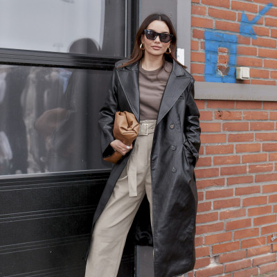 Fashion How To: Ένα απλό T-Shirt και 10 νέοι τρόποι να το φορέσεις