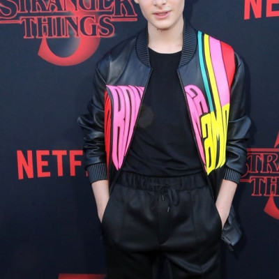 Ηθοποιός του Stranger Things αποκάλυψε με ποια είναι ερωτευμένος και εμείς ουρλιάζουμε