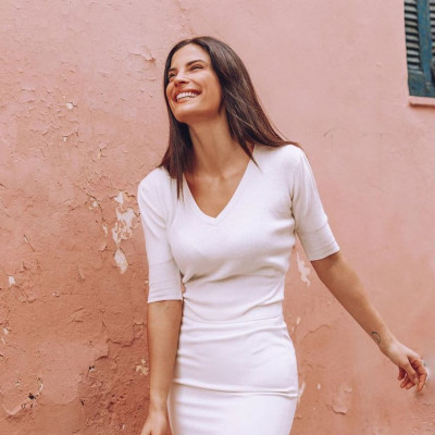 Η Χριστίνα Μπόμπα ποζάρει δίπλα στον κούκλο μπαμπά της κι εμείς λέμε ουάου