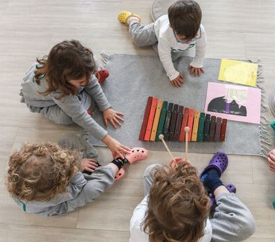 Πώς η Μοντεσσοριανή εκπαίδευση θέτει γερά θεμέλια για τους μελλοντικούς ενήλικες;