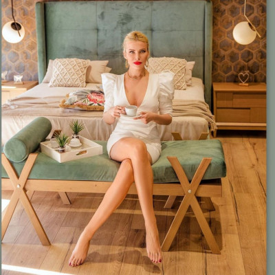 Κατερίνα Καινούργιου: Μένει σπίτι και δες την άβαφη να κάνει beaute!