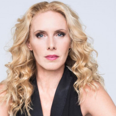 #Μένουμε_σπίτι: Η Εβελίνα Παπούλια δημοσίευσε φώτο με τη γιαγιά της στέλνοντας το δικό της μήνυμα