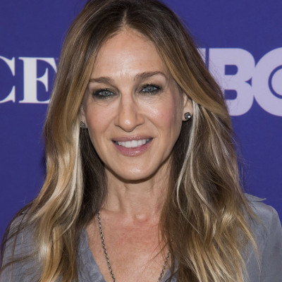 Η Sarah Jessica Parker κλείνει τα καταστήματά της λόγω Κορονοϊού