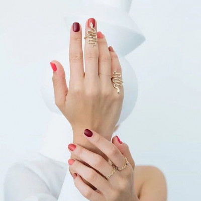 Red hot! 10 κόκκινα nail art που μπορείς να κάνεις και μόνη σου