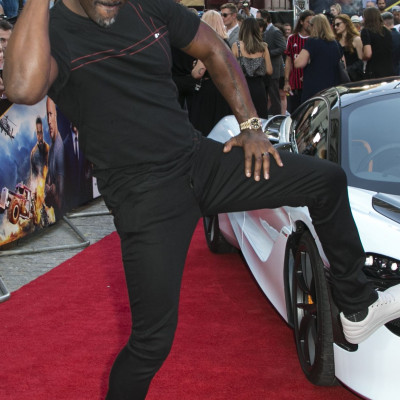 «Τον πλήρωσαν για να δηλώσει θετικός στον κορονοϊό»! Ο διάσημος ηθοποιός ξεσπά και γίνεται viral