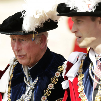 Το συγκινητικό τηλεφώνημα του Καρόλου στους γιους του μετά τα νέα για τον κορονοϊό