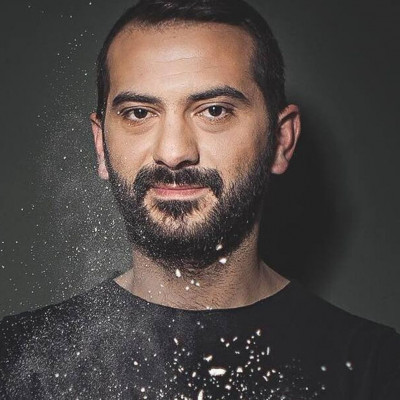 Λεωνίδας Κουτσόπουλος: Μας έδειξε το σπίτι του και «κολλήσαμε» με τη λεπτομέρεια στη διακόσμησή του