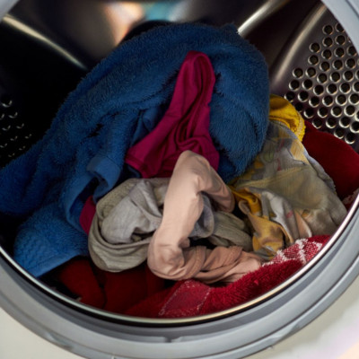 Κορονοϊός: Πόσο ζει στα ρούχα μας;