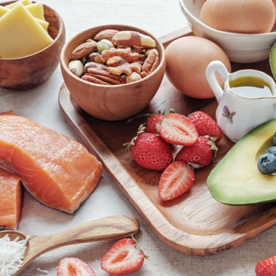 Σημάδια που δείχνουν ότι λείπουν «καλά» λιπαρά από τη διατροφή σας (εικόνες)