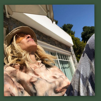 Άννα Βίσση: Την είδαμε ξανά και ξανά χωρίς μακιγιάζ και τα χάσαμε, εσύ;