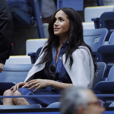 Κάθεσαι; Η Meghan Markle θέλει να ανοίξει ξανά το blog της, κι εμείς ουρλιάζουμε